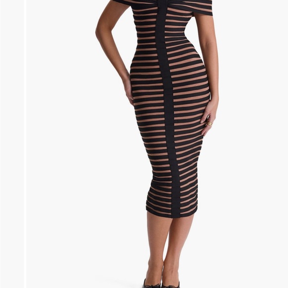 House of CB Petra Panel off the shoulder body-con Midi Dress - Picture 1 of 8